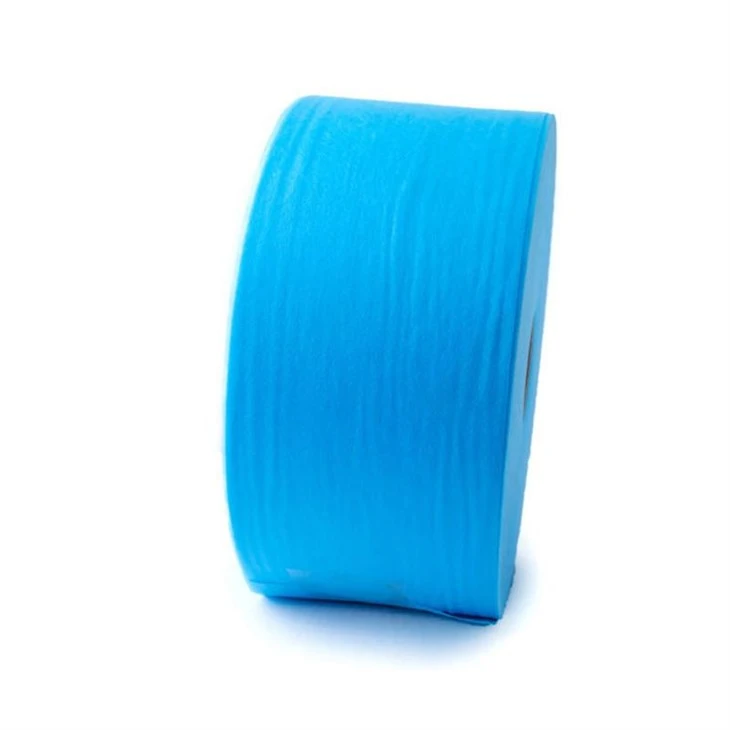 Material compozit nețesut